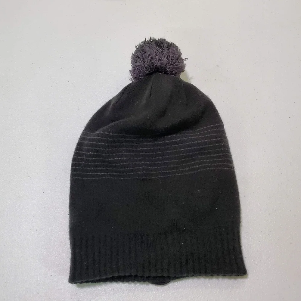 Under Armour Men‎ Hat One Size Black Striped Beanie Logo Halftime Fleece Pom